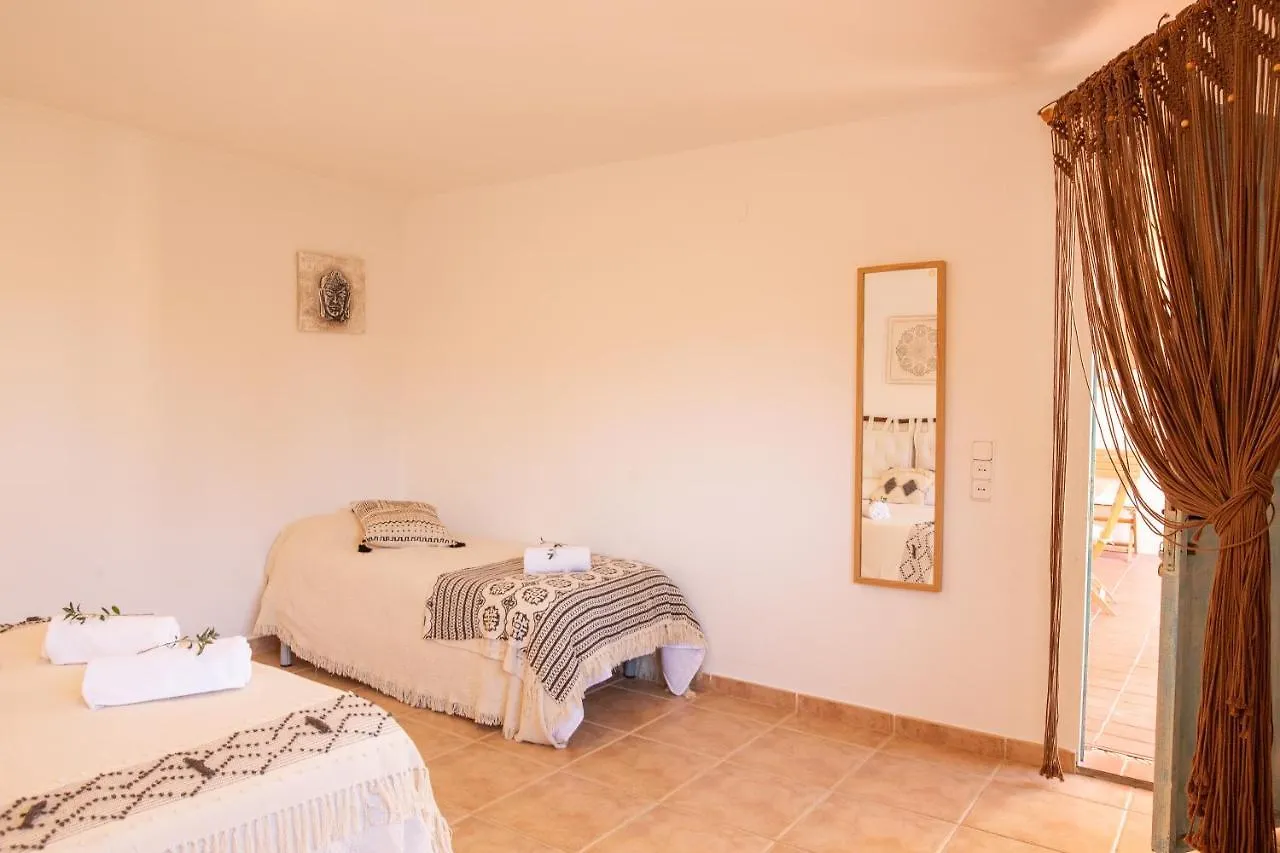 Aldeamia, Forest, Mountain View, Beach At 8 Min Vilanova de Escornalbou Bed & Breakfast