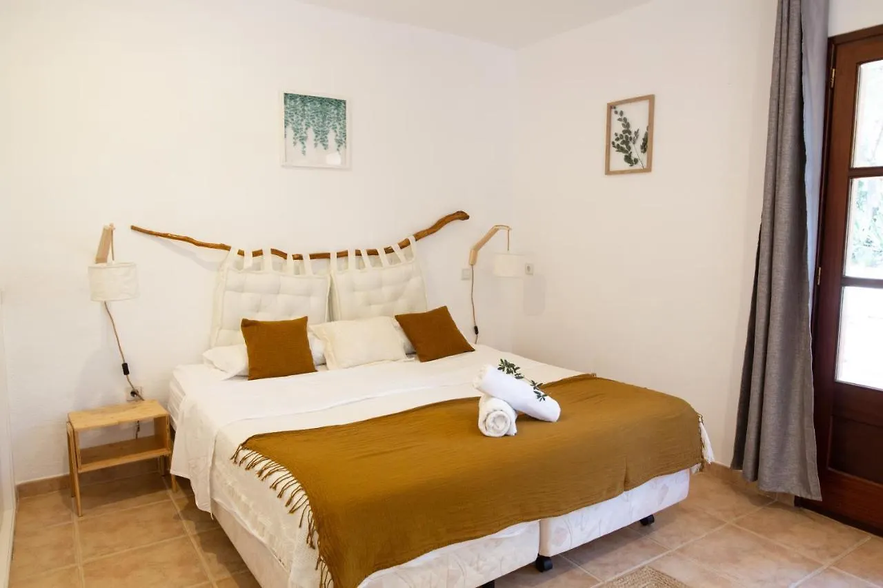 Aldeamia, Forest, Mountain View, Beach At 8 Min Vilanova de Escornalbou Bed & Breakfast
