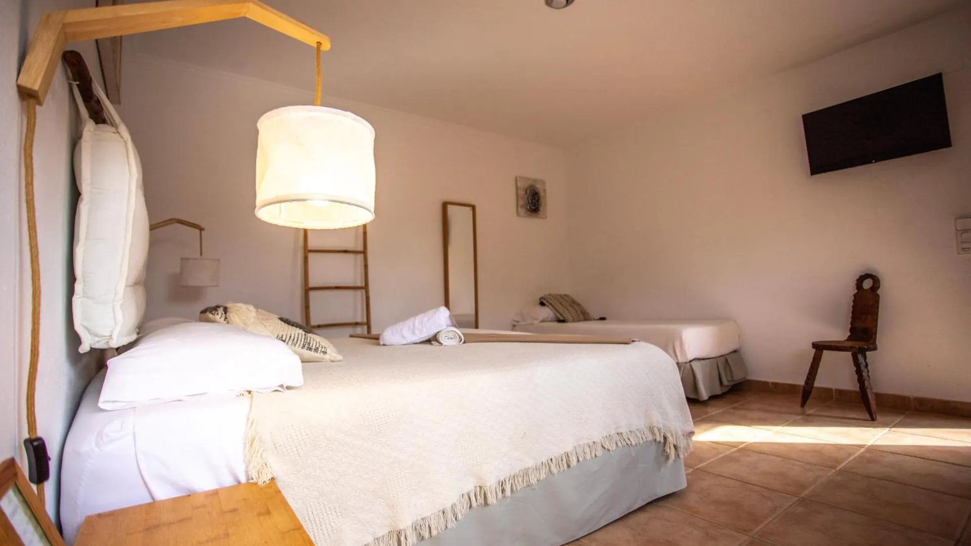 Bed & Breakfast Aldeamia, Forest, Mountain View, Beach At 8 Min Vilanova de Escornalbou