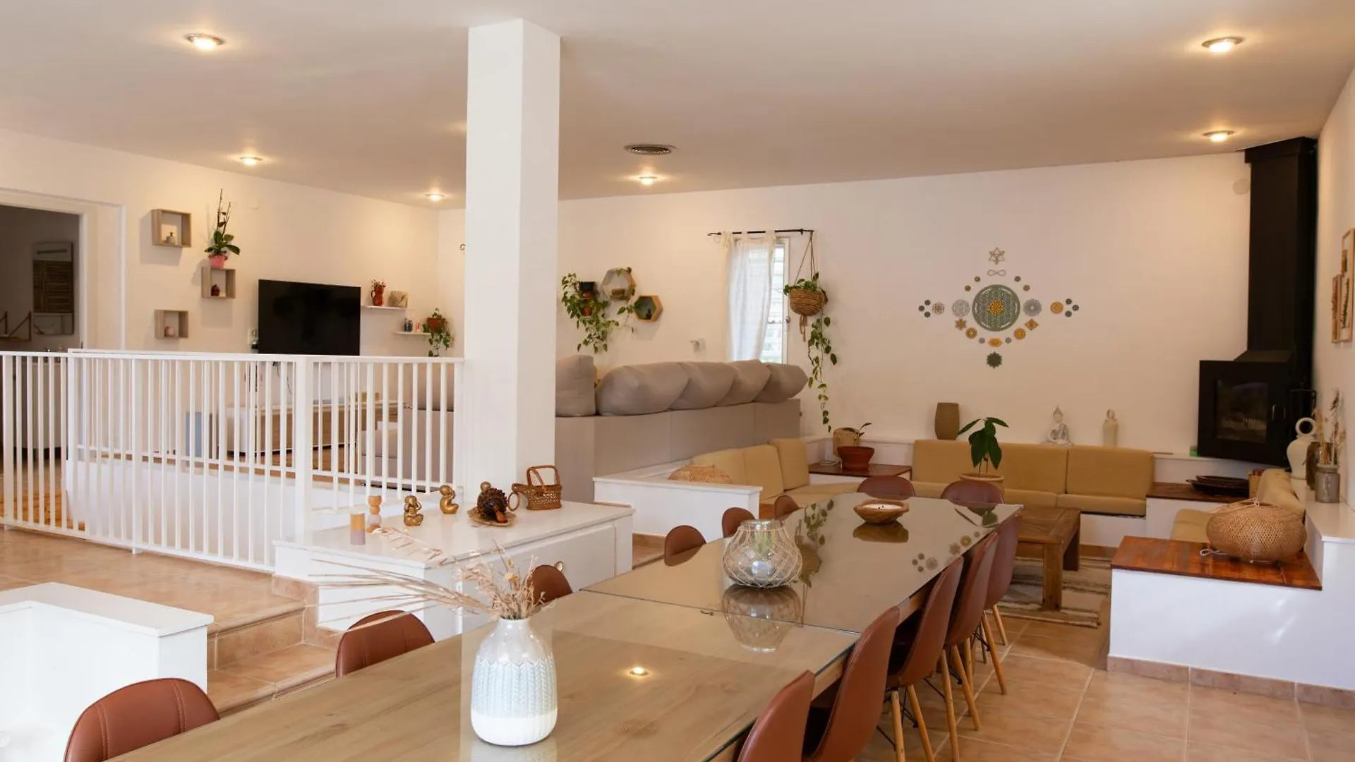 Aldeamia, Forest, Mountain View, Beach At 8 Min Vilanova de Escornalbou Bed & Breakfast